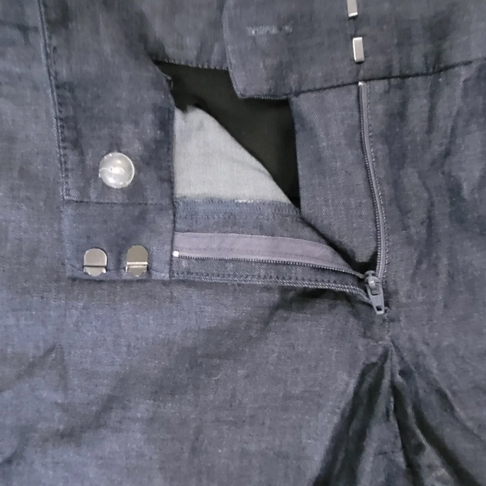 Shorts - Picture 3 of 4